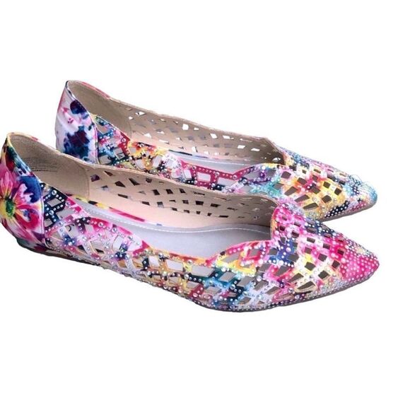 IT’S OK Gorgeous Lattice Floral and Rhinestone Pointy Toe Ballet Flats - Picture 9 of 10